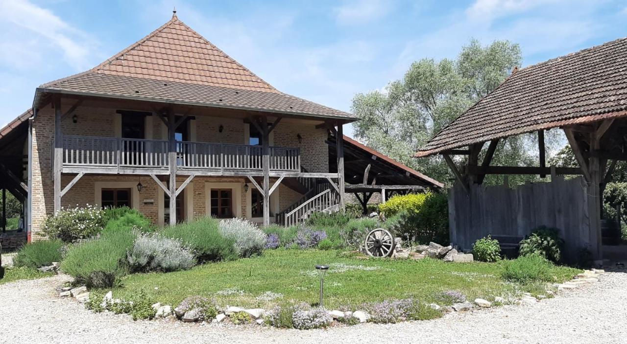 Gite Chez Leo Varennes-sur-le-Doubs Екстериор снимка