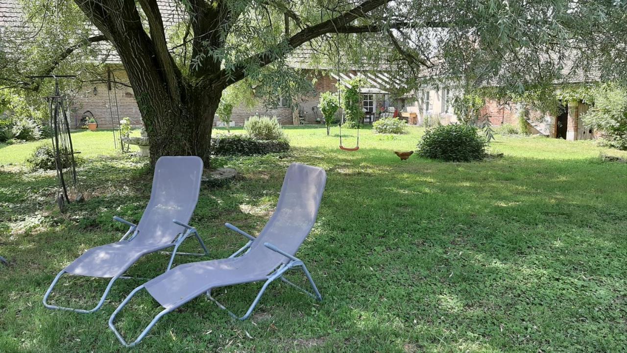 Gite Chez Leo Varennes-sur-le-Doubs Екстериор снимка